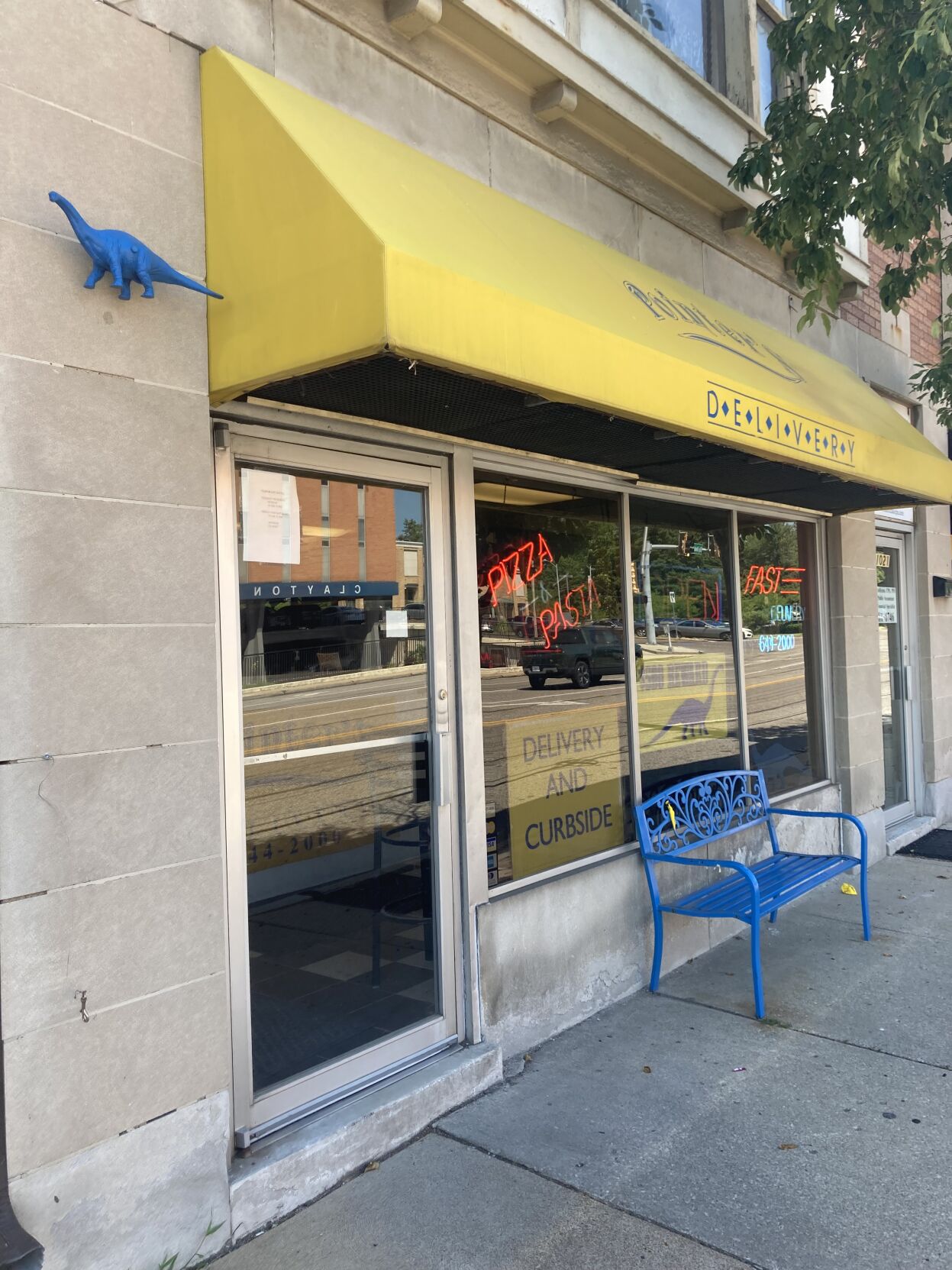 Pointer's exterior